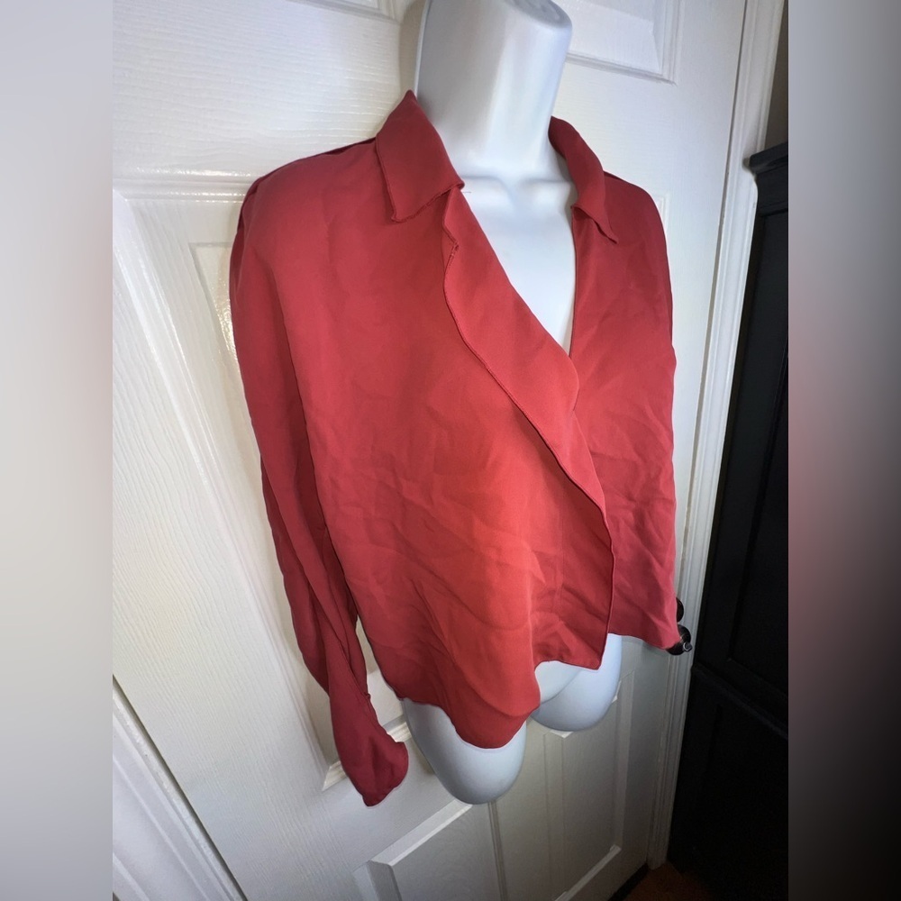 Aritzia Babaton Women’s XXS Martin Asymmetrical Crepe Long Sleeve Blouse Top 2XS - Picture 5 of 16